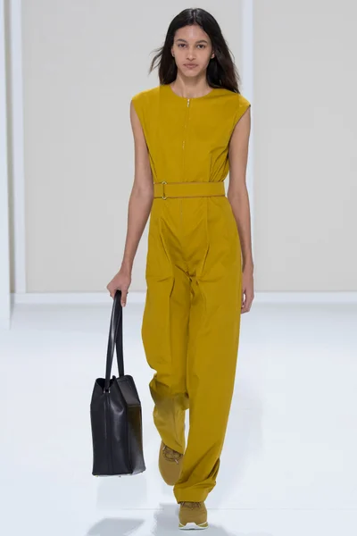 Look 23